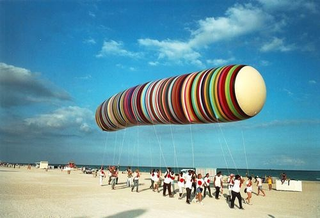 Illustration for article titled Alien Balloon Creatures Invade Miami Beach